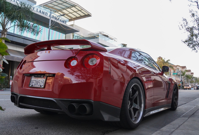 Nissan GT-R