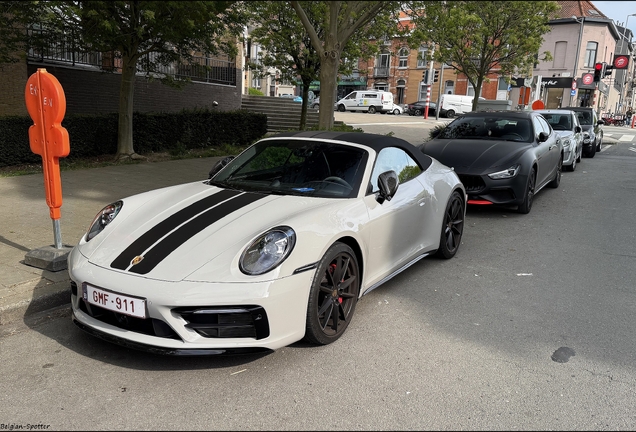 Porsche 992 Carrera 4 GTS Cabriolet