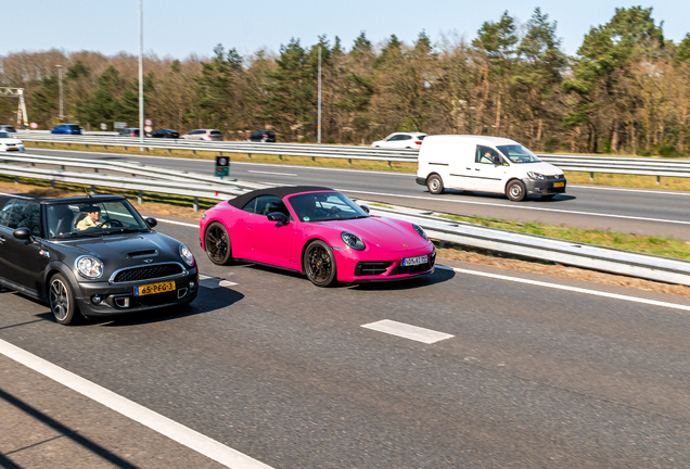 Porsche 992 Carrera 4 GTS Cabriolet