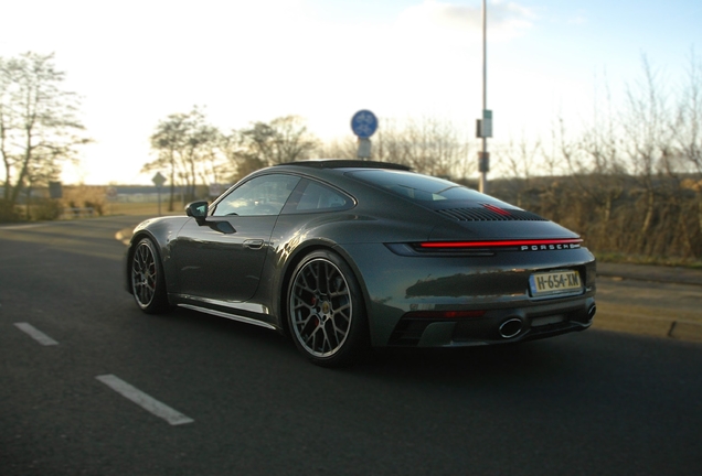 Porsche 992 Carrera 4S
