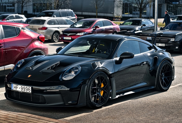 Porsche 992 GT3 RS Weissach Package