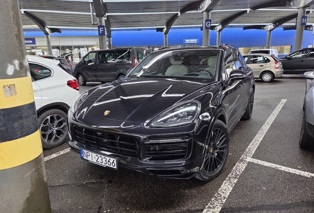 Porsche 9YA Cayenne GTS
