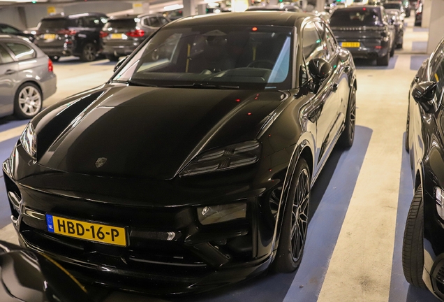 Porsche Macan EV Turbo