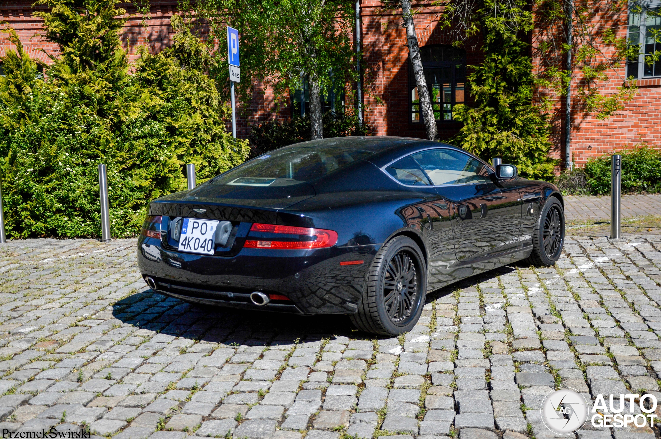 Aston Martin DB9