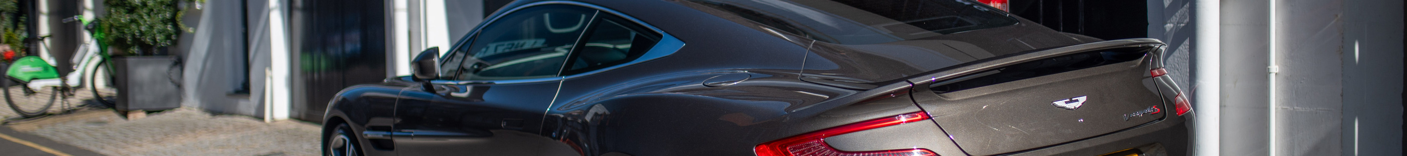 Aston Martin Vanquish S 2017