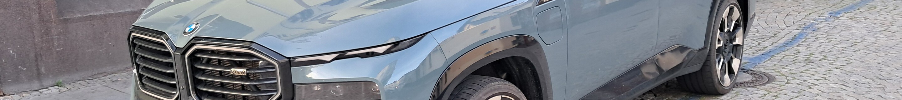 BMW XM G09