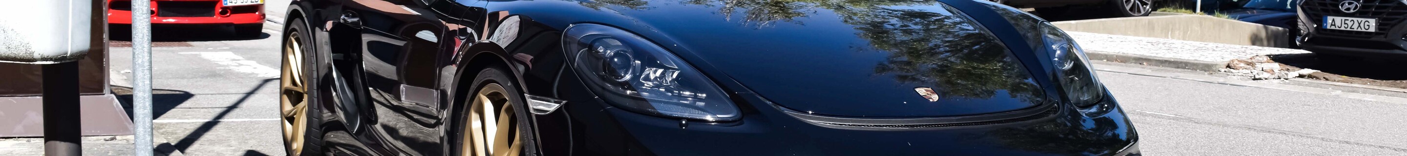 Porsche 718 Cayman GT4