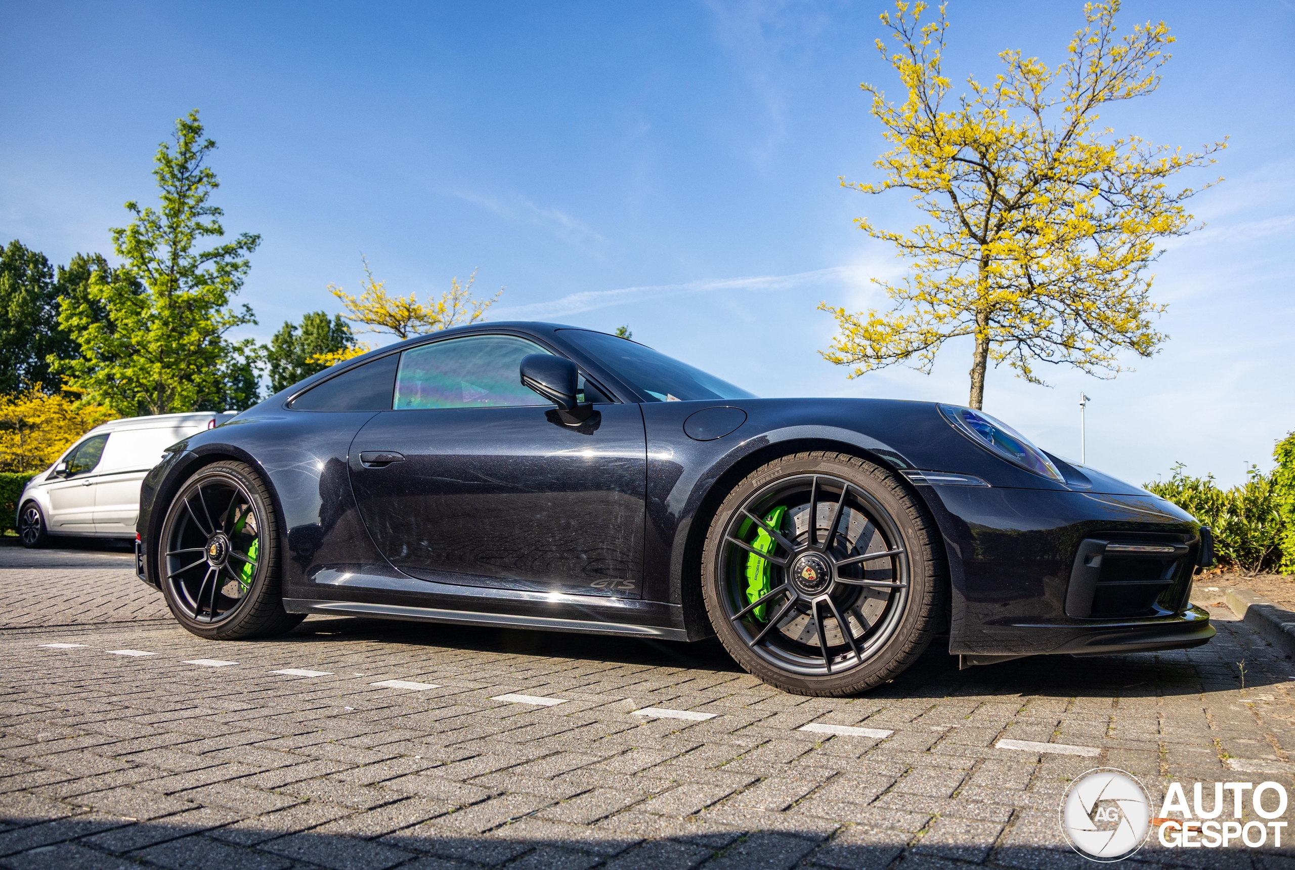 Porsche 992 Carrera 4 GTS