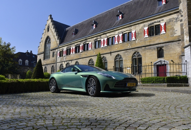 Aston Martin DB12 Volante