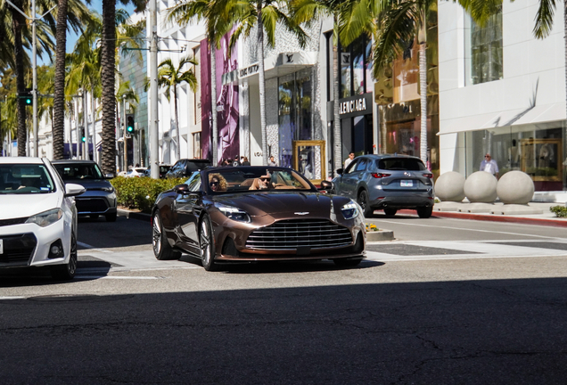 Aston Martin DB12 Volante