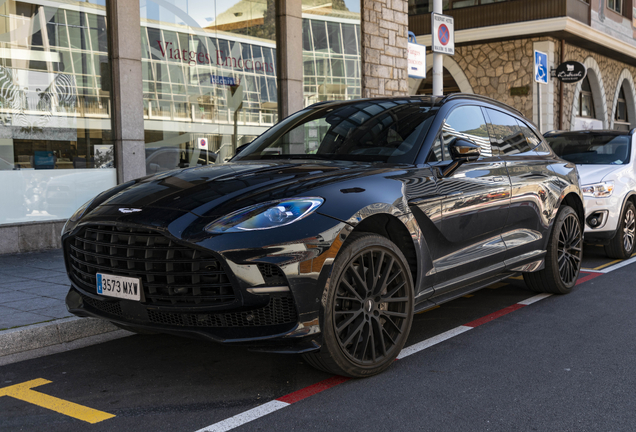 Aston Martin DBX707