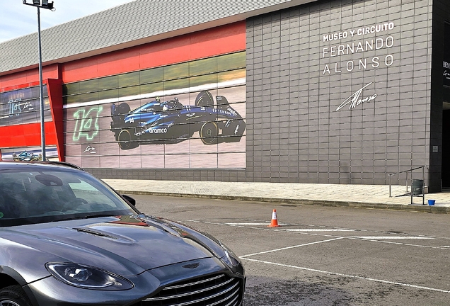 Aston Martin DBX707