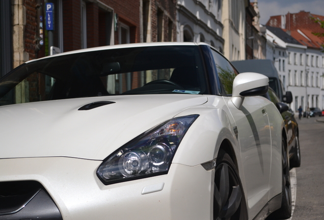 Nissan GT-R