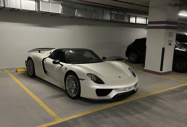 Porsche 918 Spyder Weissach Package