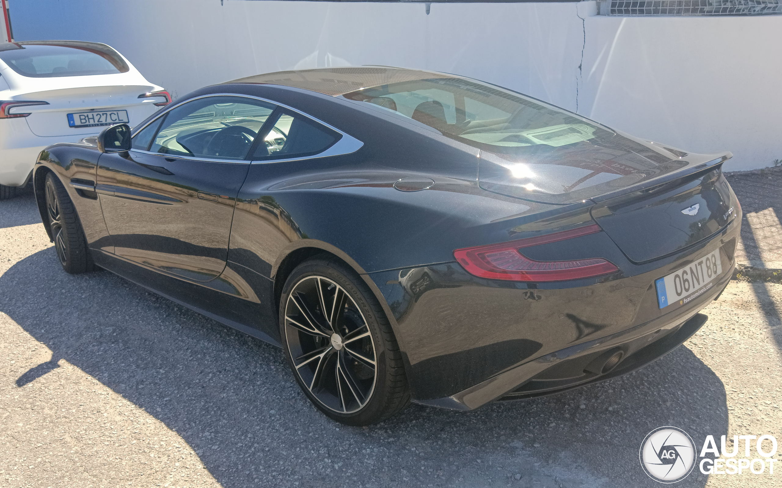 Aston Martin Vanquish 2013