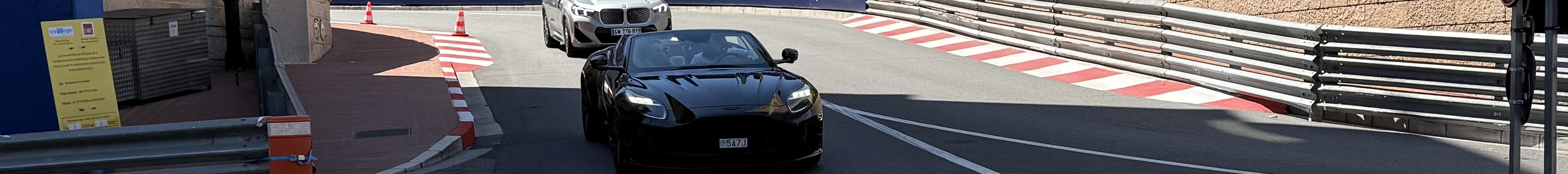 Aston Martin DB12 Volante