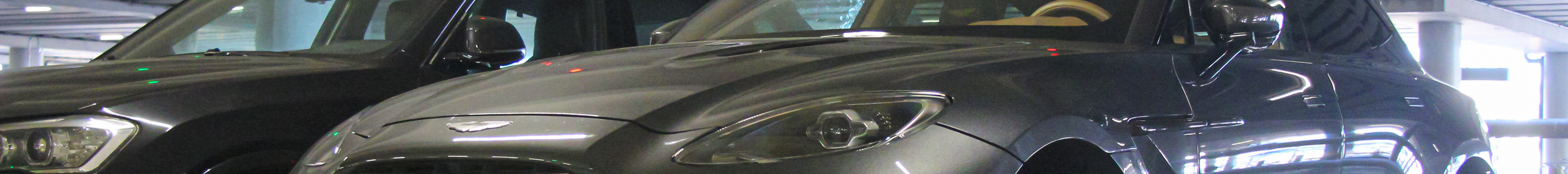 Aston Martin DBX707