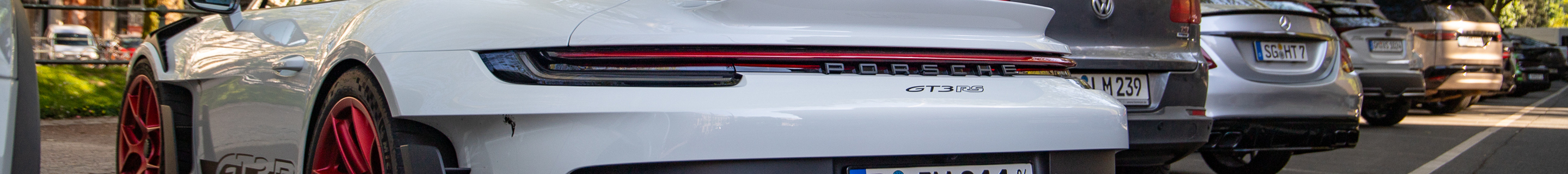 Porsche 992 GT3 RS Weissach Package