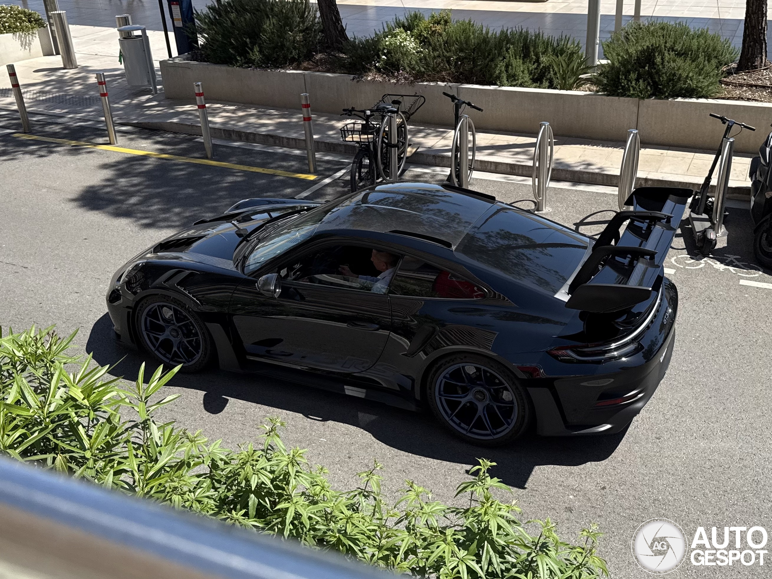 Porsche 992 GT3 RS Weissach Package