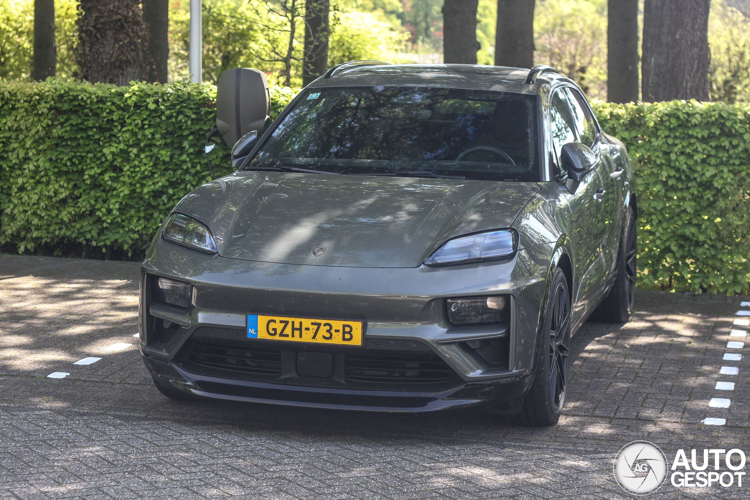 Porsche Macan EV Turbo