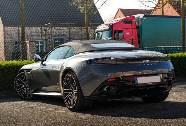 Aston Martin DB12 Volante