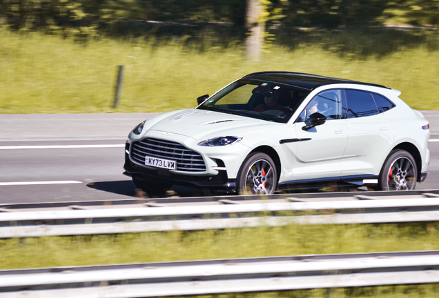 Aston Martin DBX707