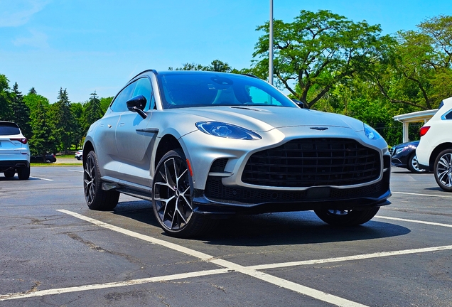 Aston Martin DBX707