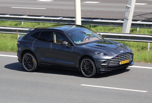 Aston Martin DBX707