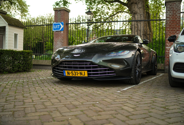 Aston Martin V8 Vantage 2018
