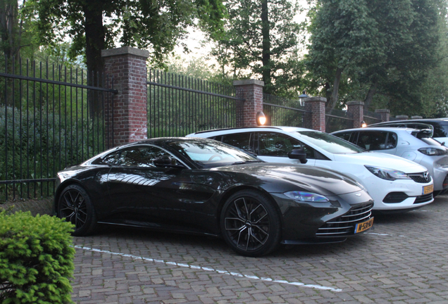 Aston Martin V8 Vantage 2018