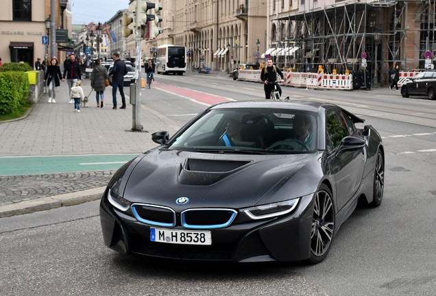 BMW i8