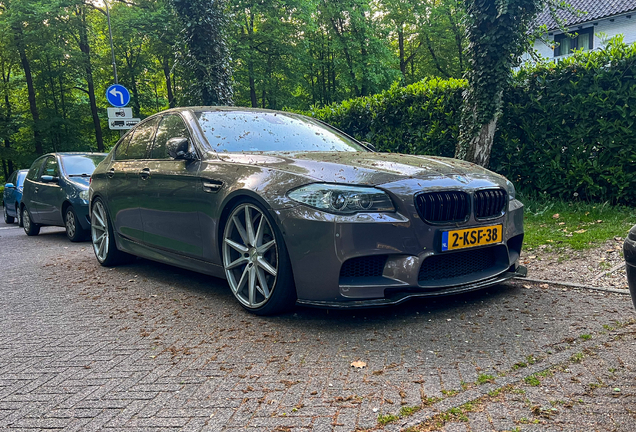 BMW M5 F10 2011