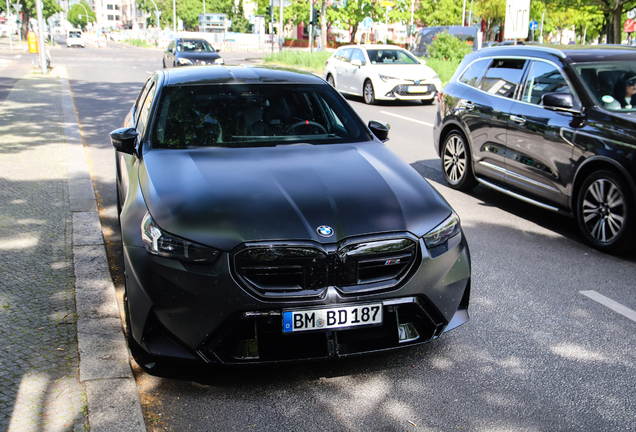 BMW M5 G90