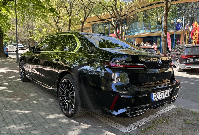 BMW M760e xDrive