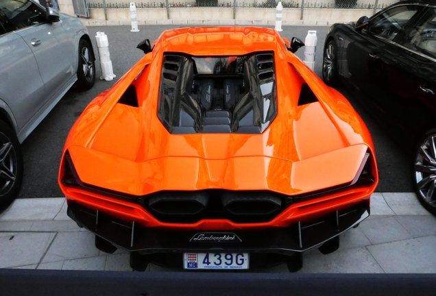 Lamborghini Revuelto