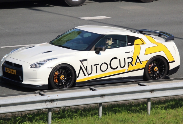Nissan GT-R