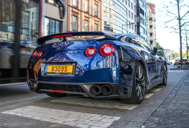 Nissan GT-R 2015