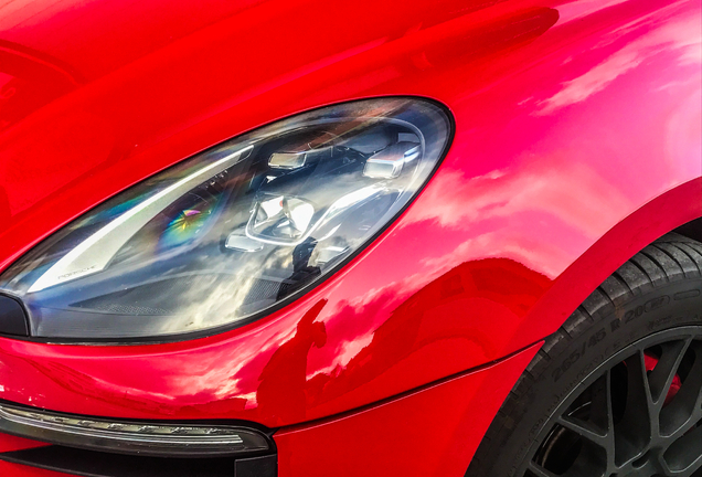 Porsche 95B Macan GTS