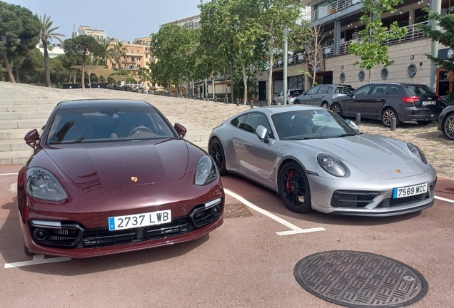 Porsche 992 Carrera 4 GTS