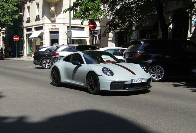 Porsche 992 Carrera 4 GTS MkII