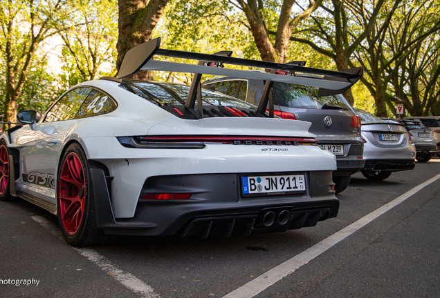Porsche 992 GT3 RS Weissach Package