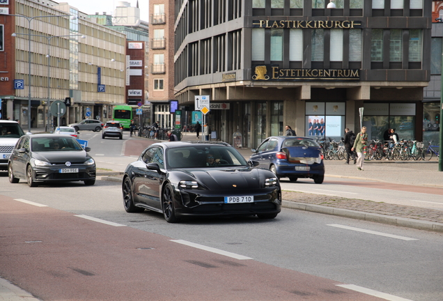 Porsche Taycan GTS Sport Turismo