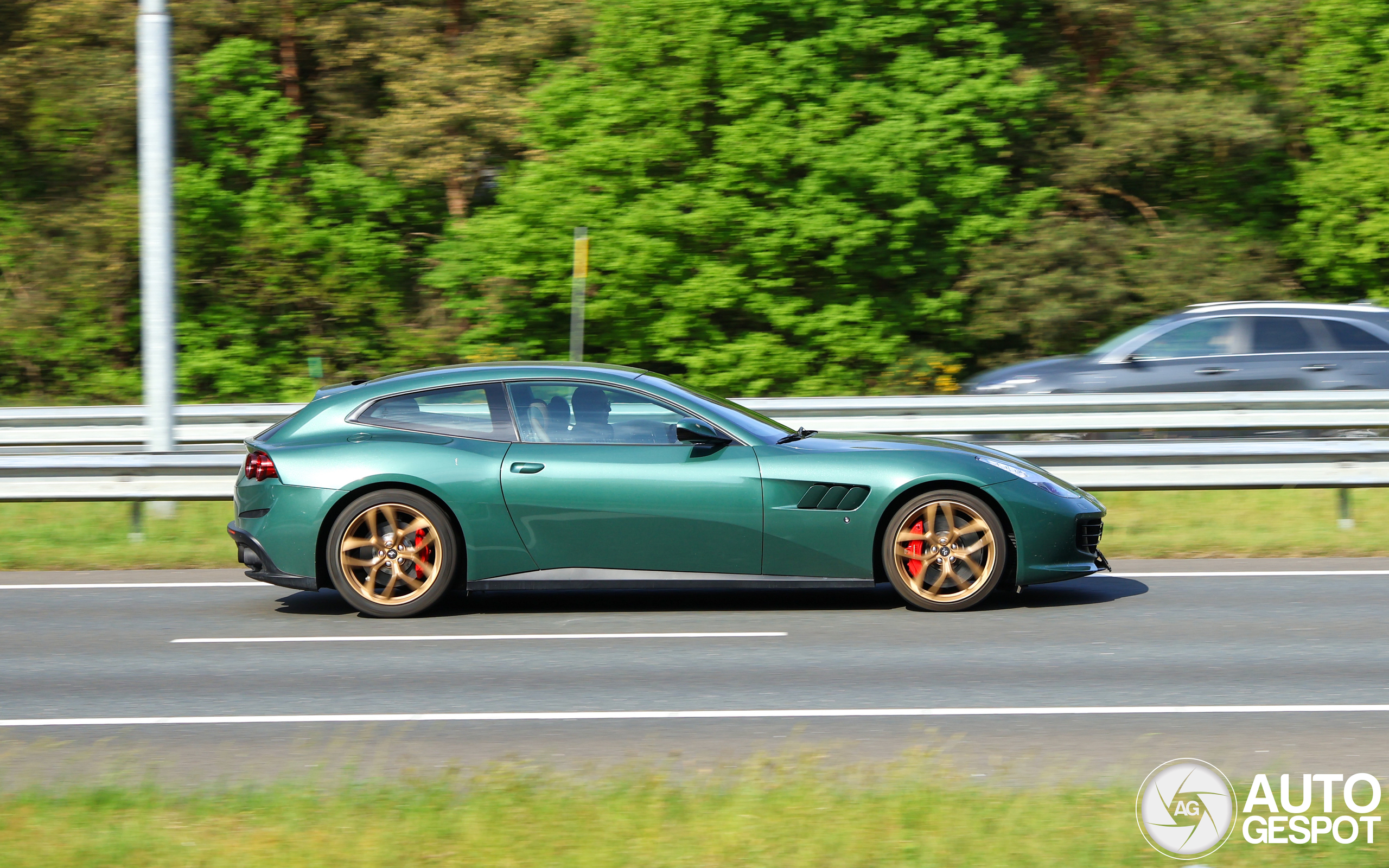 Ferrari GTC4Lusso T
