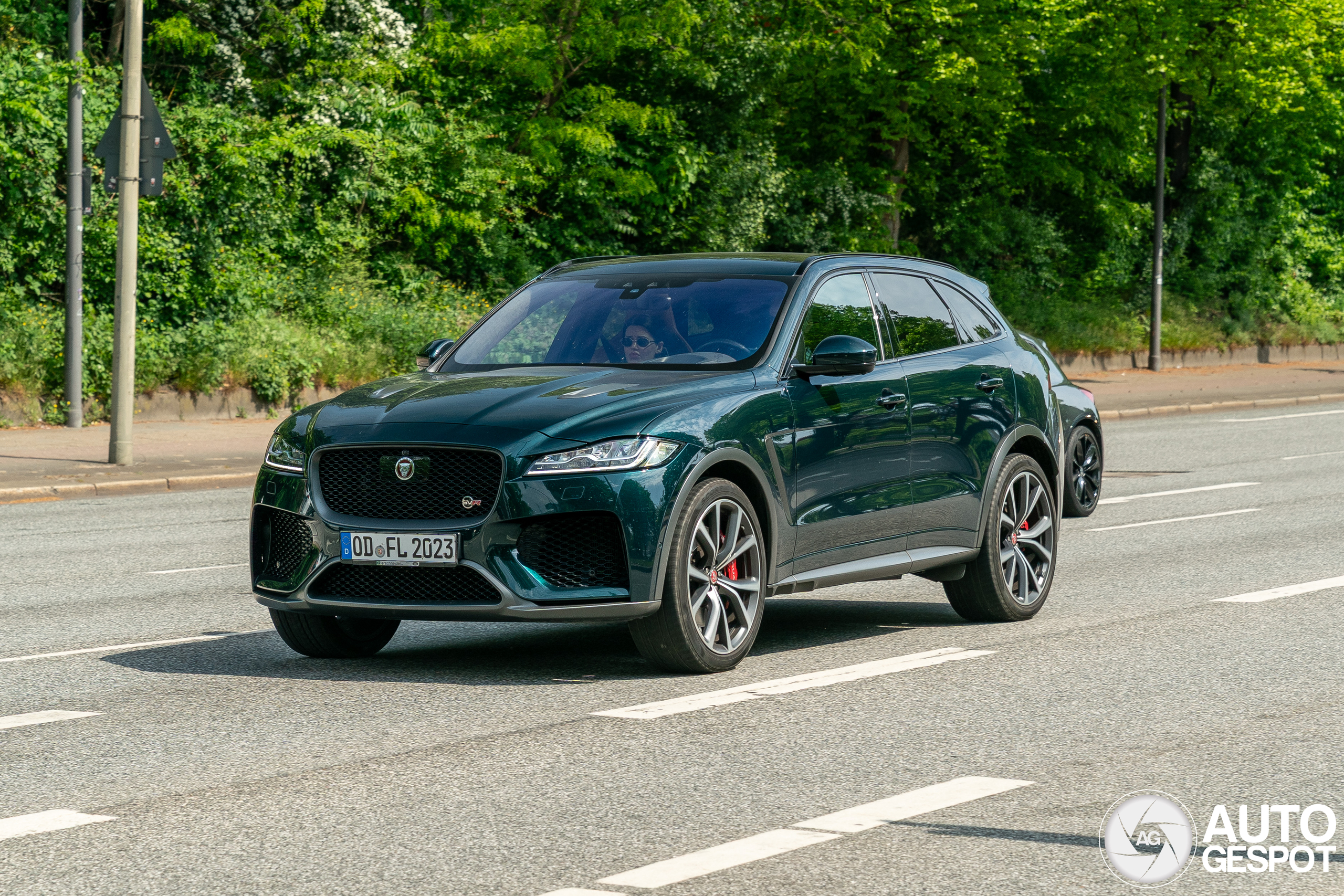 Jaguar F-PACE SVR