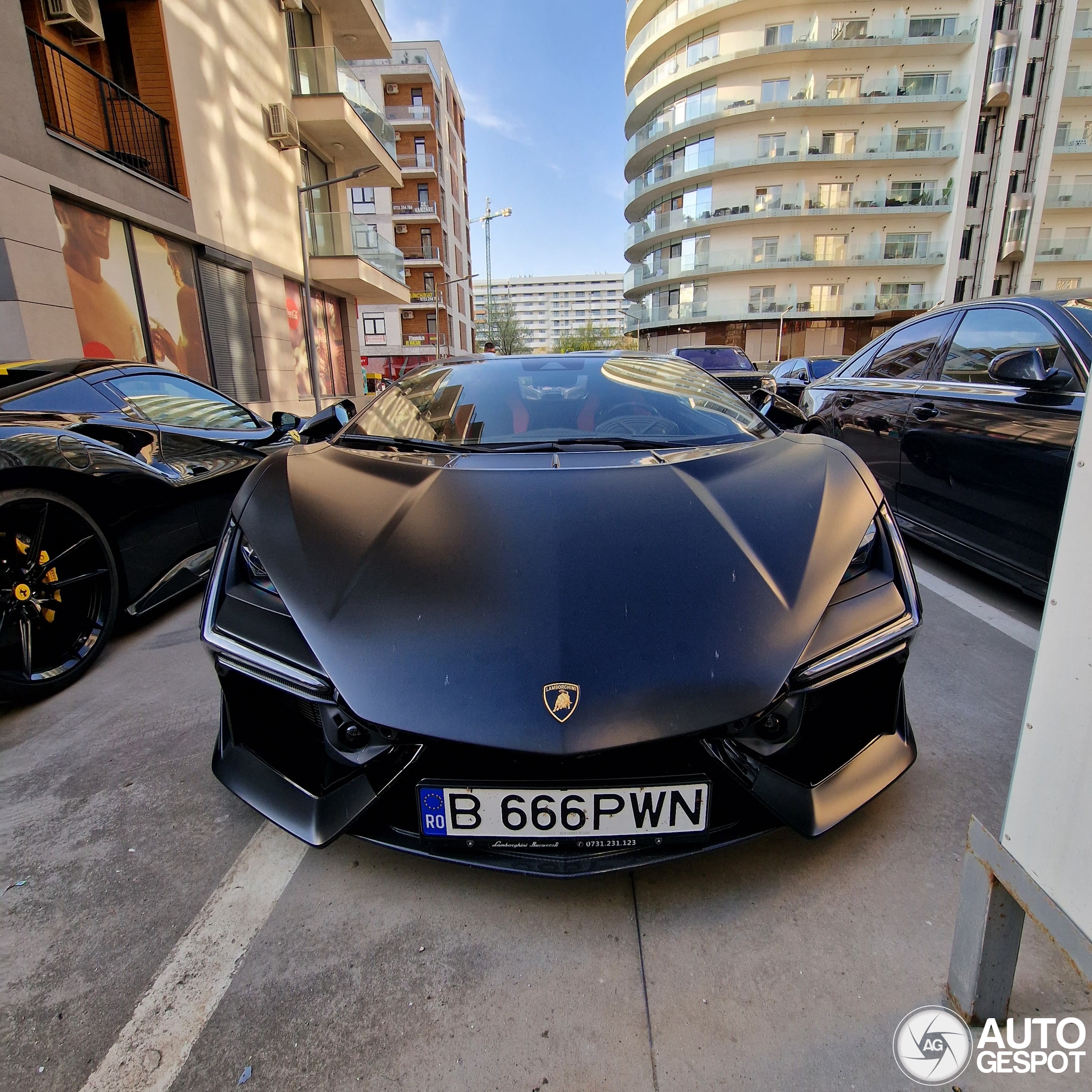Lamborghini Revuelto
