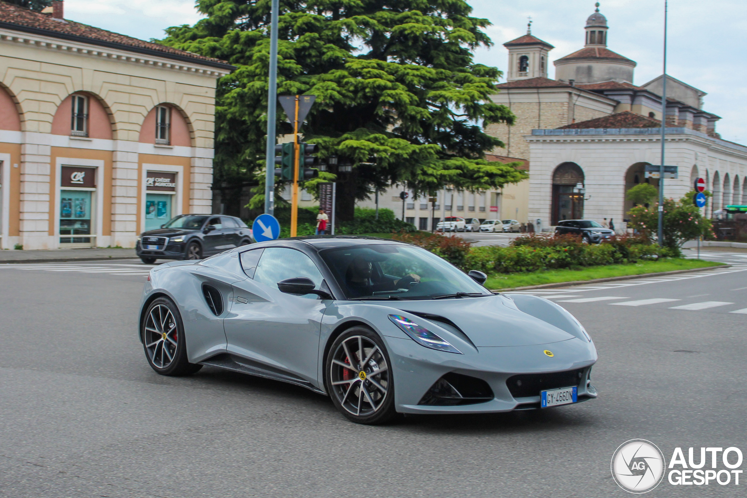 Lotus Emira