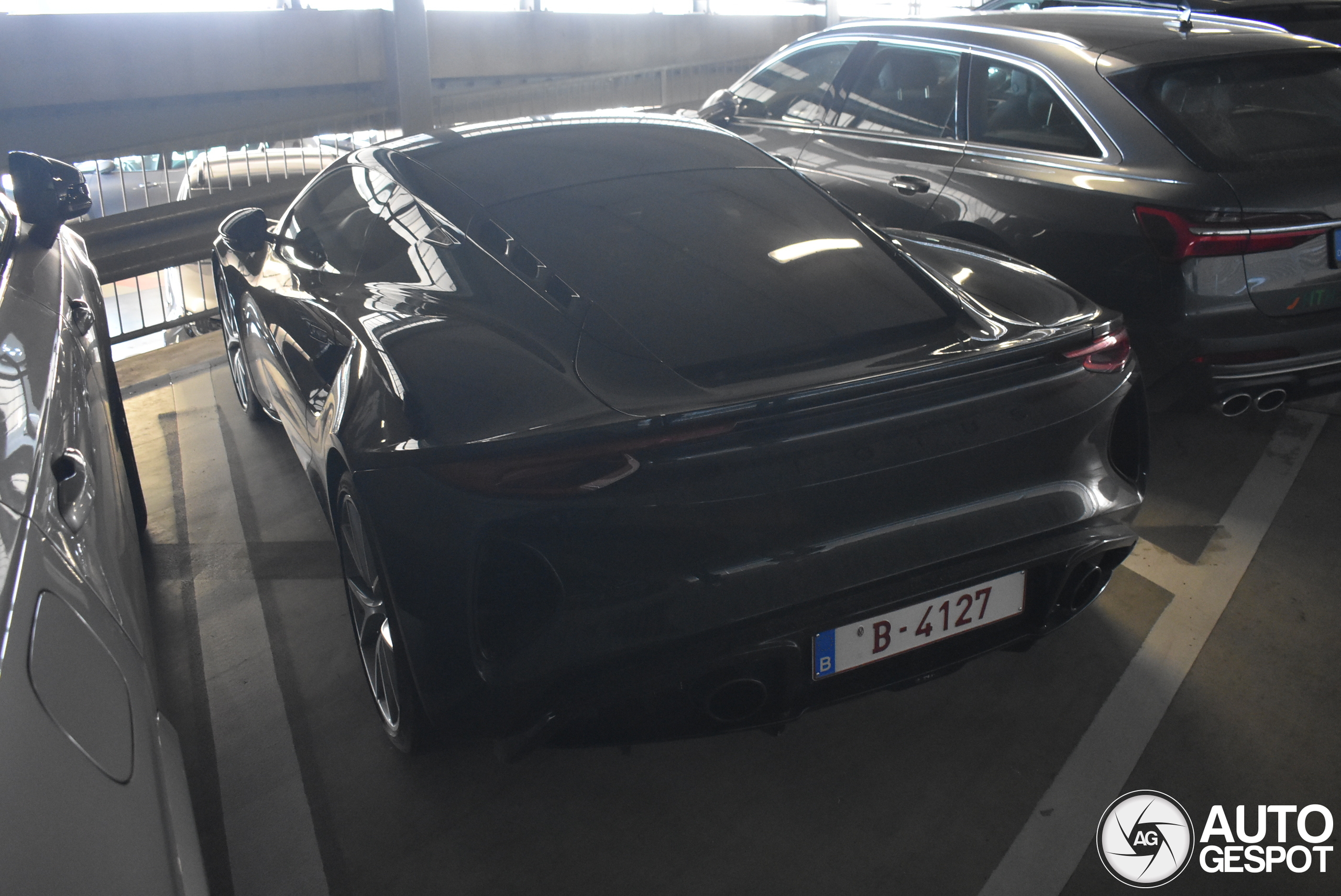 Lotus Emira