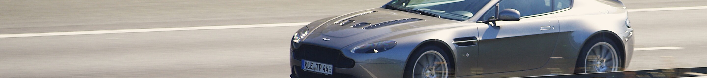 Aston Martin V12 Vantage S