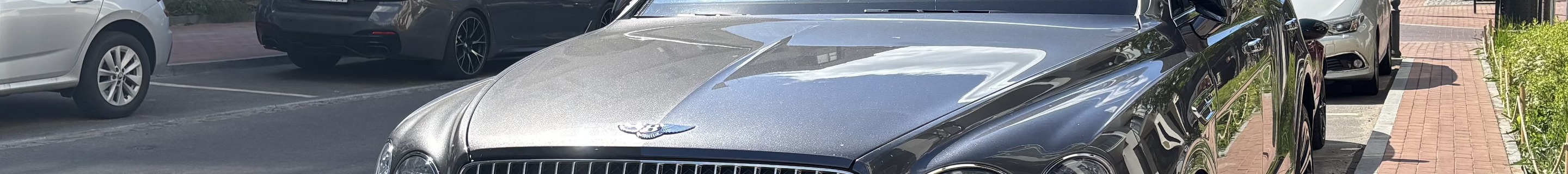 Bentley Bentayga Azure EWB