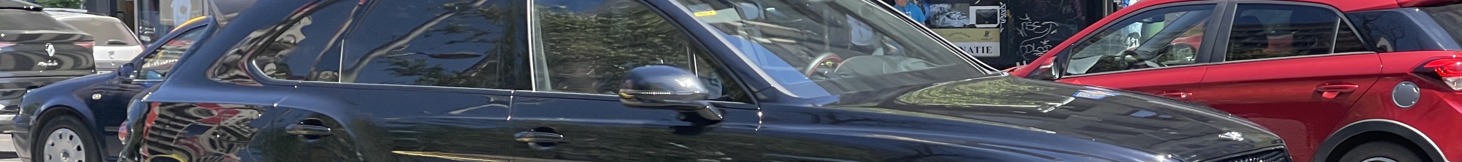 Bentley Bentayga Hybrid 2021